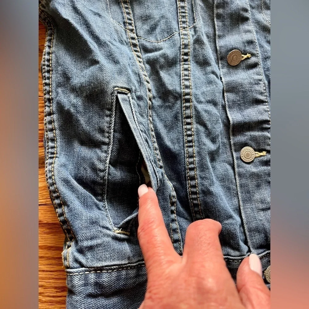 Levi’s Vintage Youth Jean Jacket - Size Large